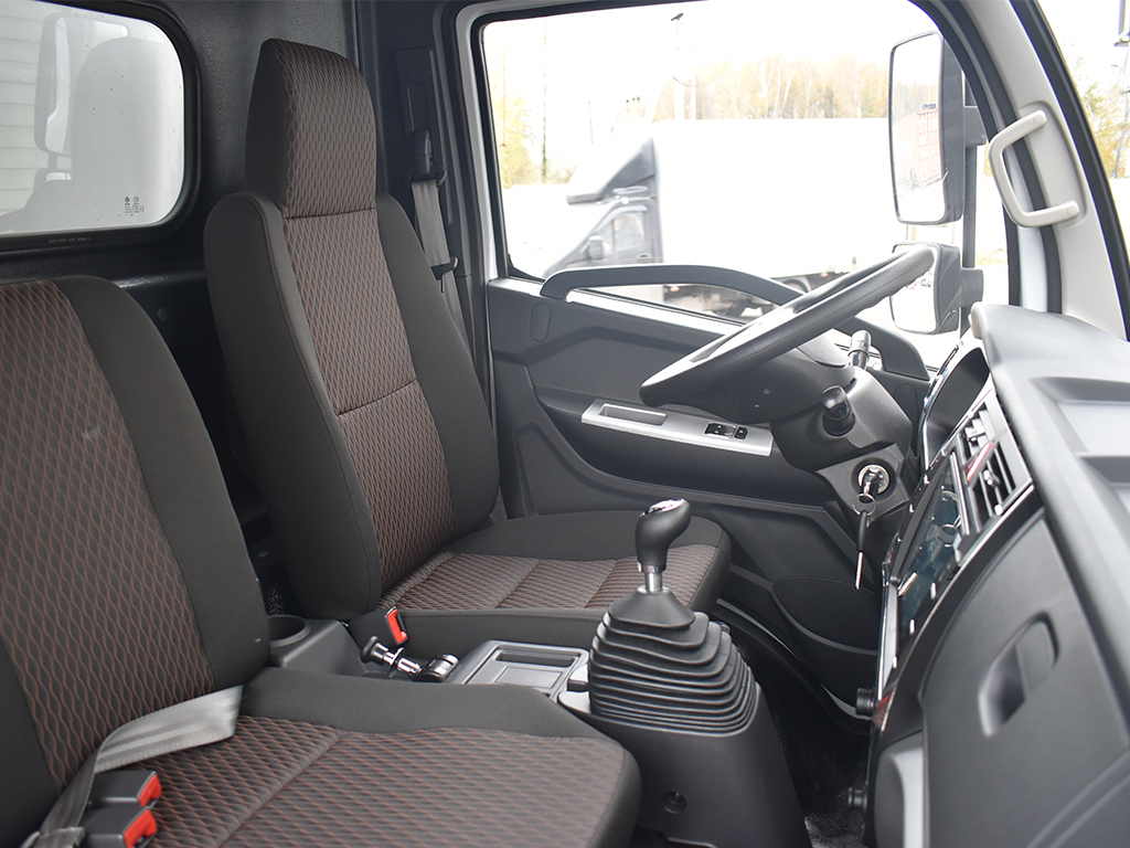 Тентованный фургон DongFeng Z55L